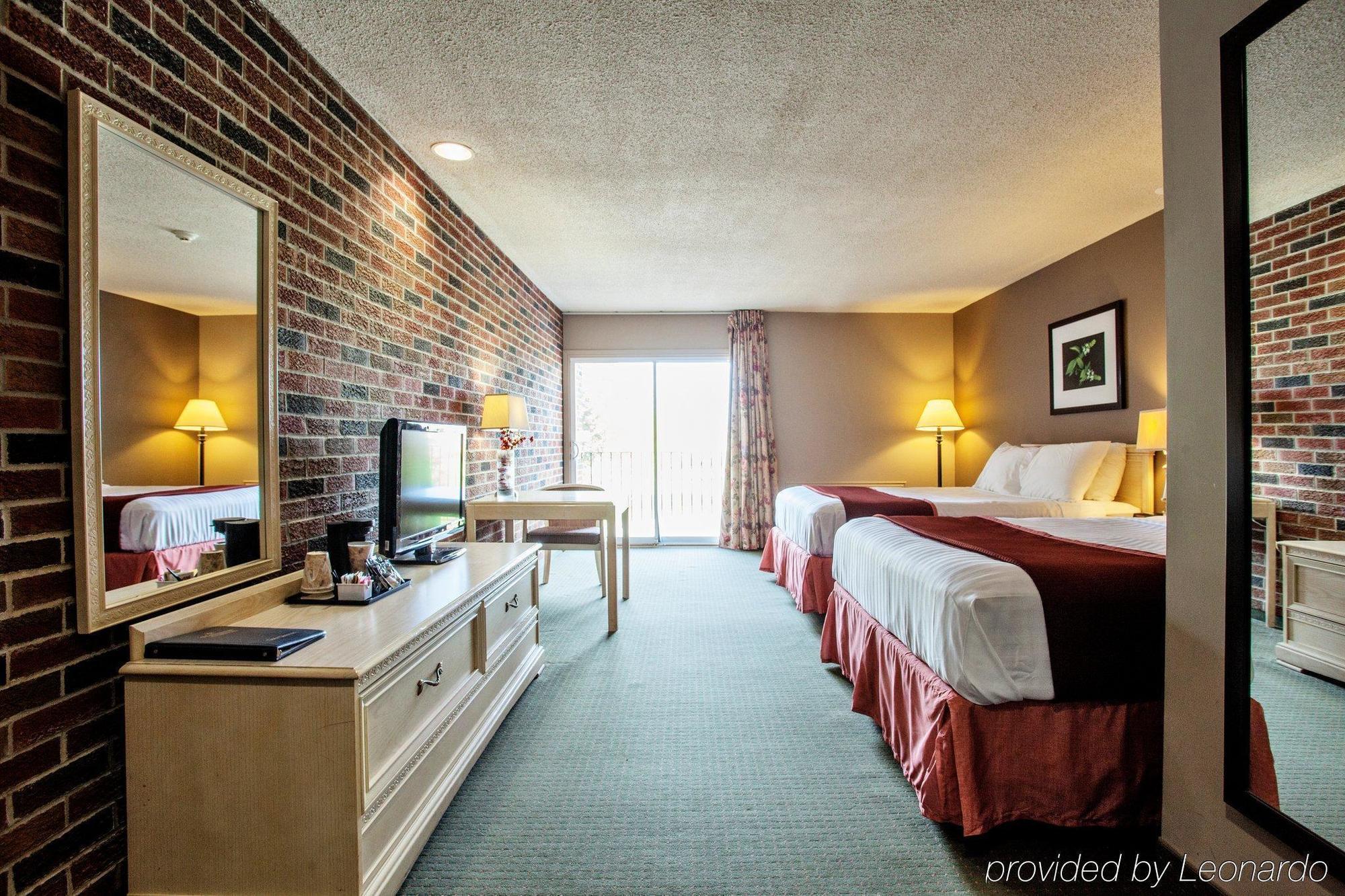 Quality Inn & Conference Centre Orillia Exterior foto